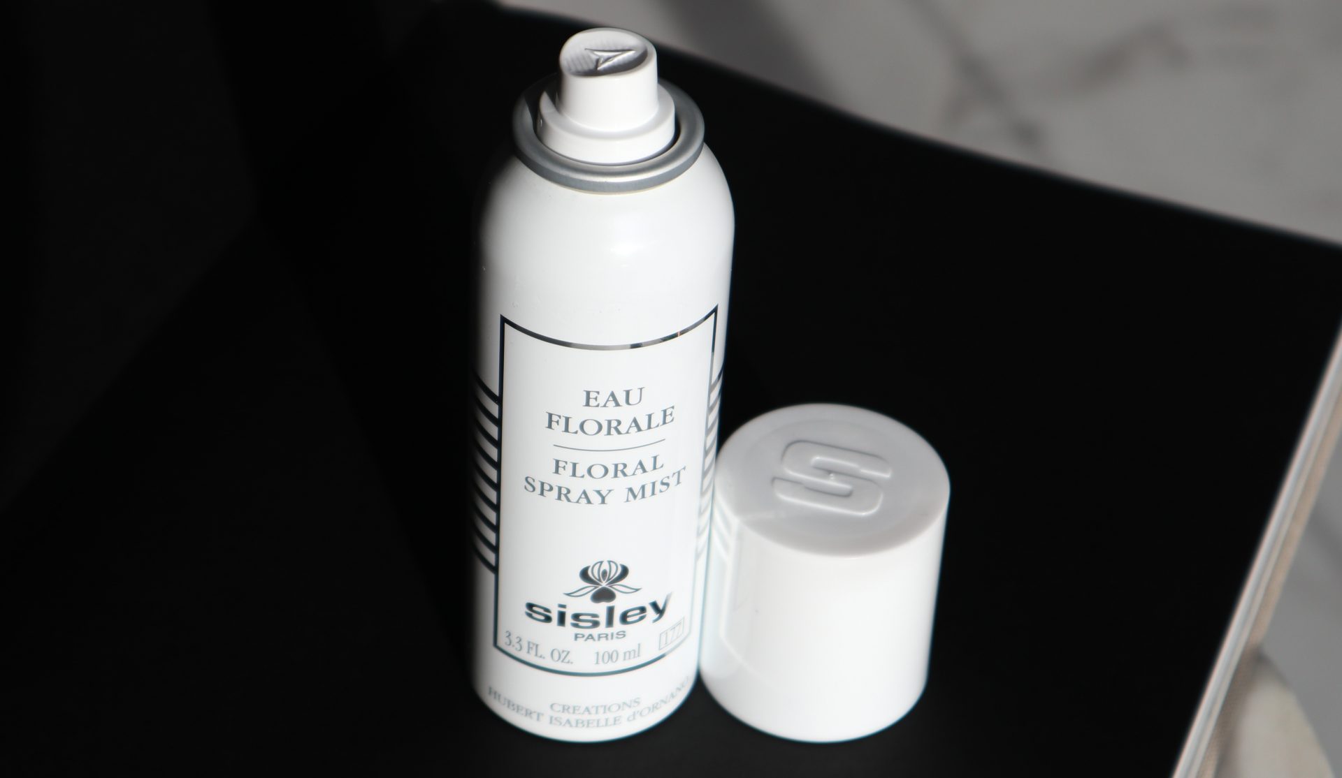 Sisley Paris Floral Spray Mist: Penyegar Wajah dengan Kelembutan Bunga